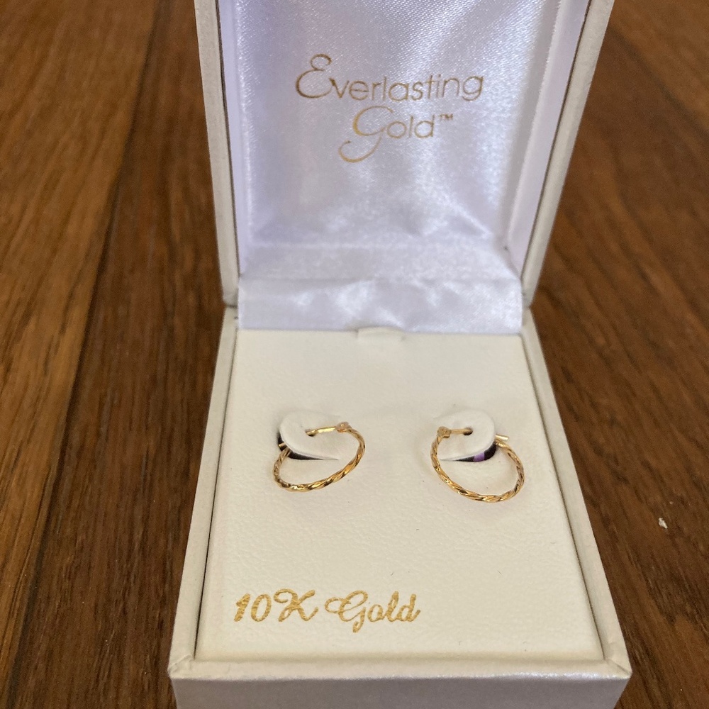 Tiny gold hoop earrings